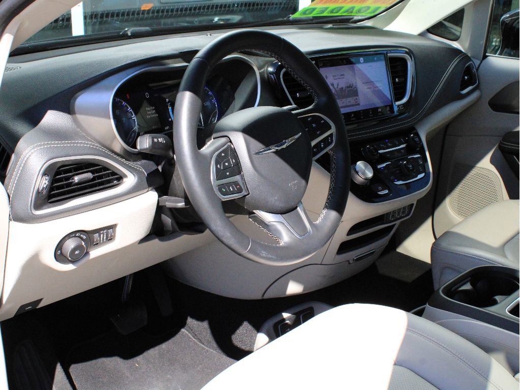 Used 2021 Chrysler Pacifica Touring-L w/ Premium & Safety Sphere Group AWD/4WD image 12