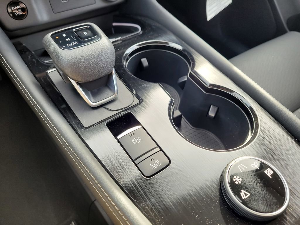 New 2025 Nissan Rogue Platinum w/ Platinum Premium Package image 10