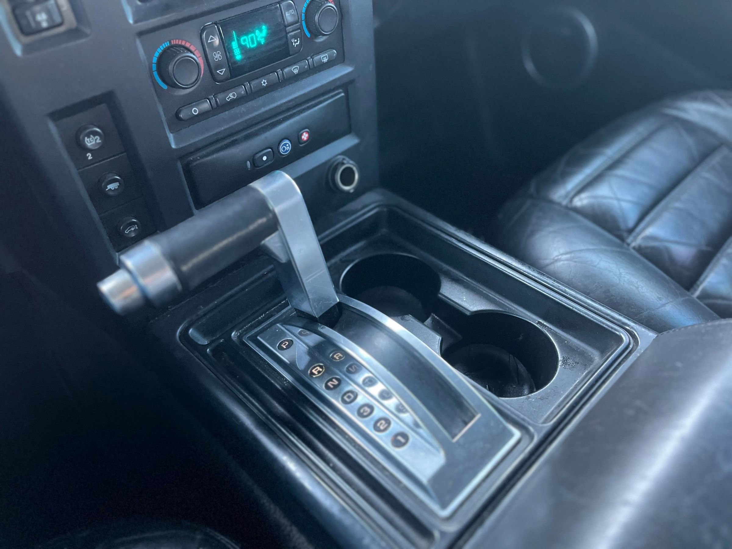 Used 2005 HUMMER H2 SUT w/ Preferred Equipment Group image 21