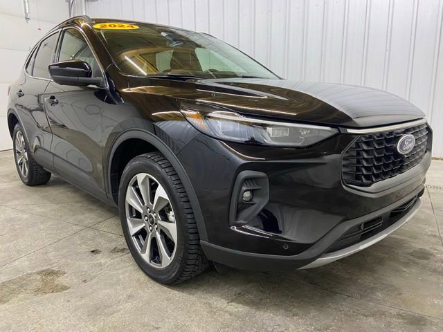 Used 2024 Ford Escape Platinum AWD/4WD image 1