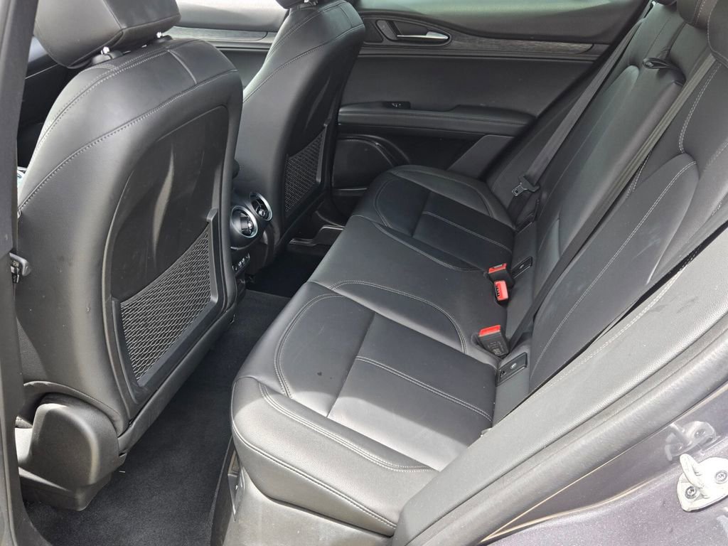 Used 2024 Alfa Romeo Stelvio Sprint RWD image 11