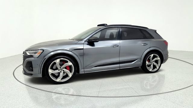 Used 2024 Audi Q8 e-tron Prestige AWD/4WD image 4