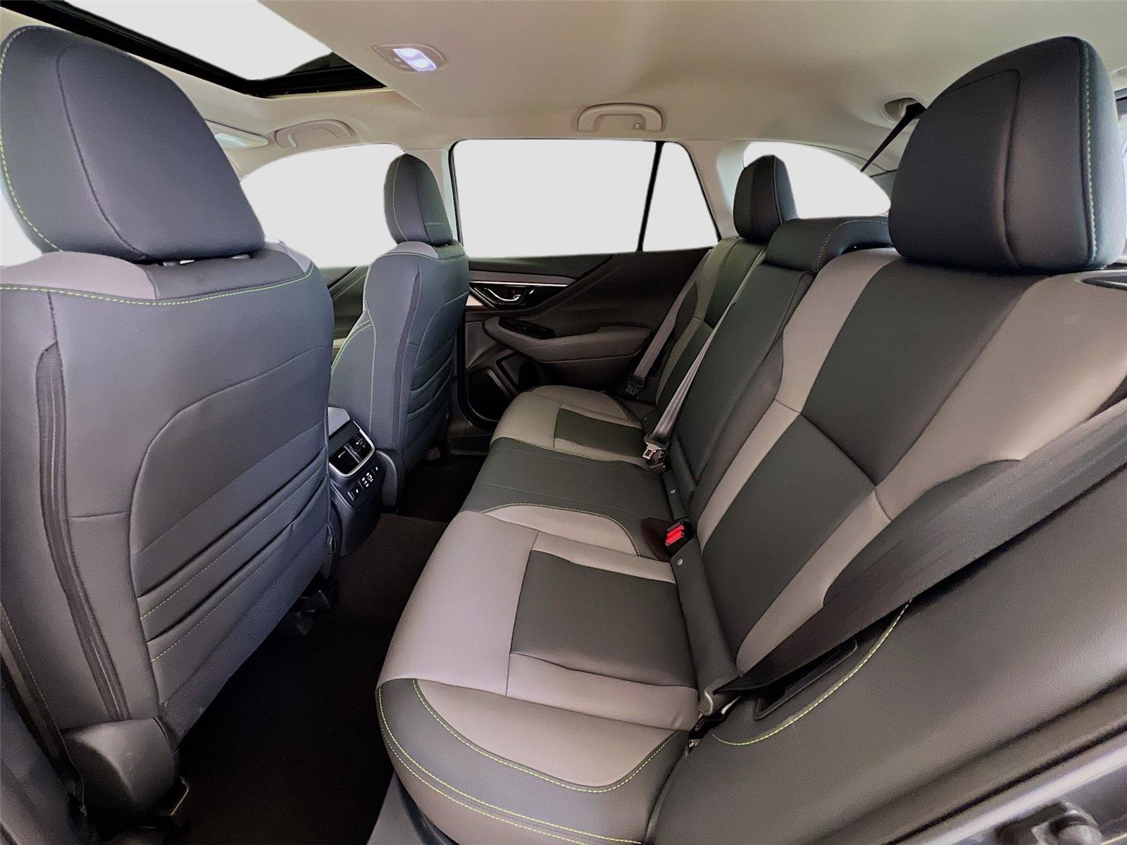 Certified 2025 Subaru Outback Onyx Edition XT image 26