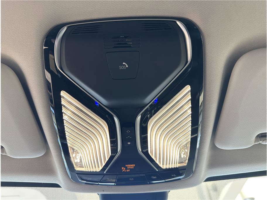 Used 2022 BMW X7 xDrive40i w/ Cold Weather Package image 19