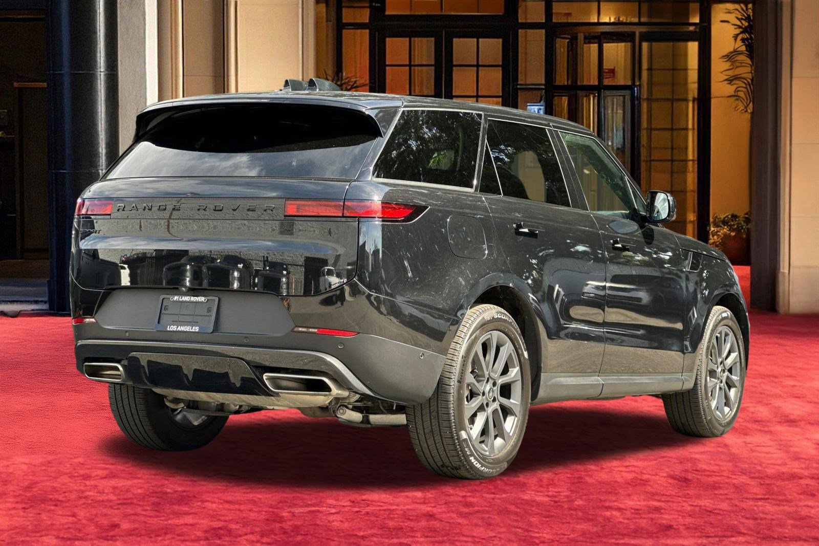 Certified 2025 Land Rover Range Rover Sport SE image 9