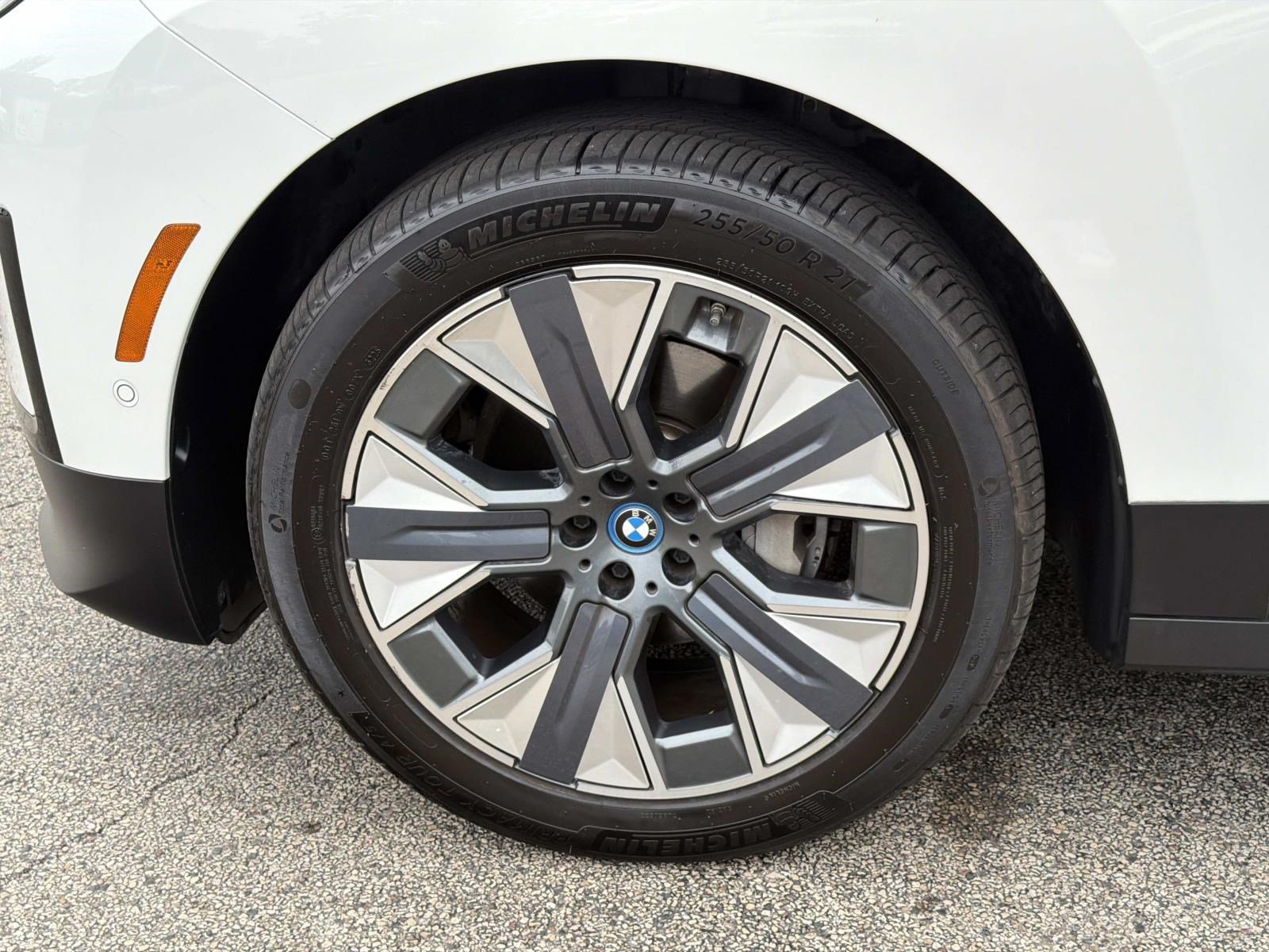 Certified 2024 BMW iX xDrive50 w/ Premium Package AWD/4WD image 20