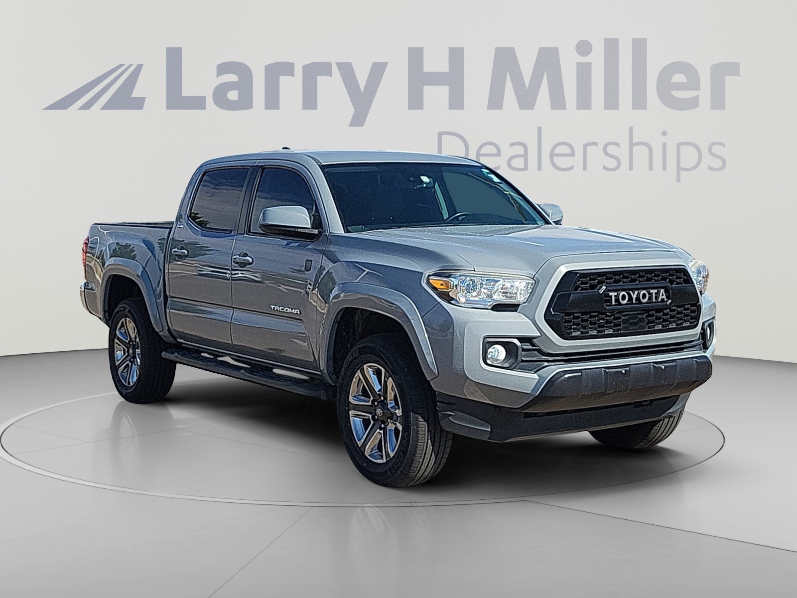 Used 2019 Toyota Tacoma SR5 RWD image 7