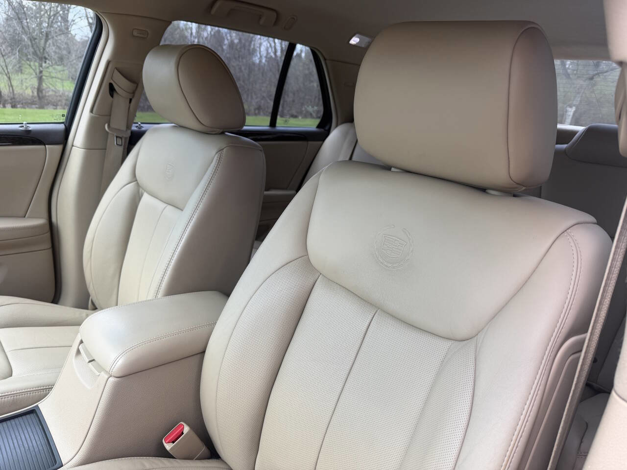 Used 2008 Cadillac DTS Luxury II image 10