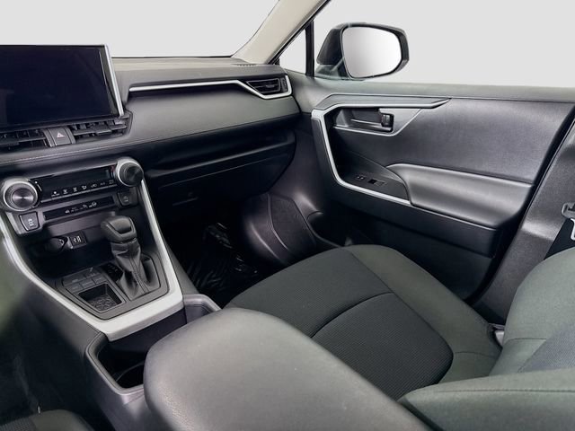 Certified 2025 Toyota RAV4 LE image 21