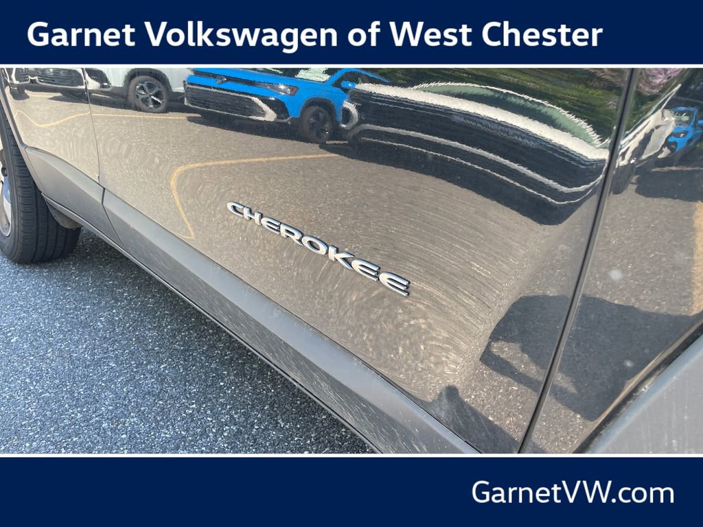 Used 2019 Jeep Cherokee Limited AWD/4WD image 16