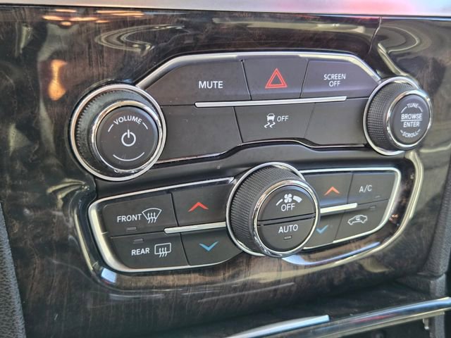 Used 2018 Chrysler 300 Limited image 24