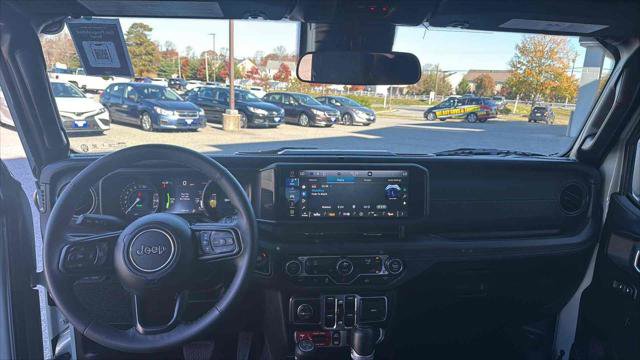 Used 2024 Jeep Wrangler Unlimited Rubicon 4xe image 27