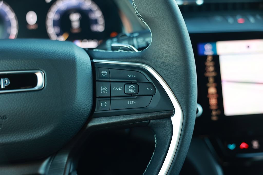 New 2026 Jeep Grand Cherokee Altitude RWD image 19