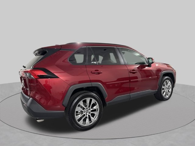 Used 2021 Toyota RAV4 XLE Premium FWD image 12