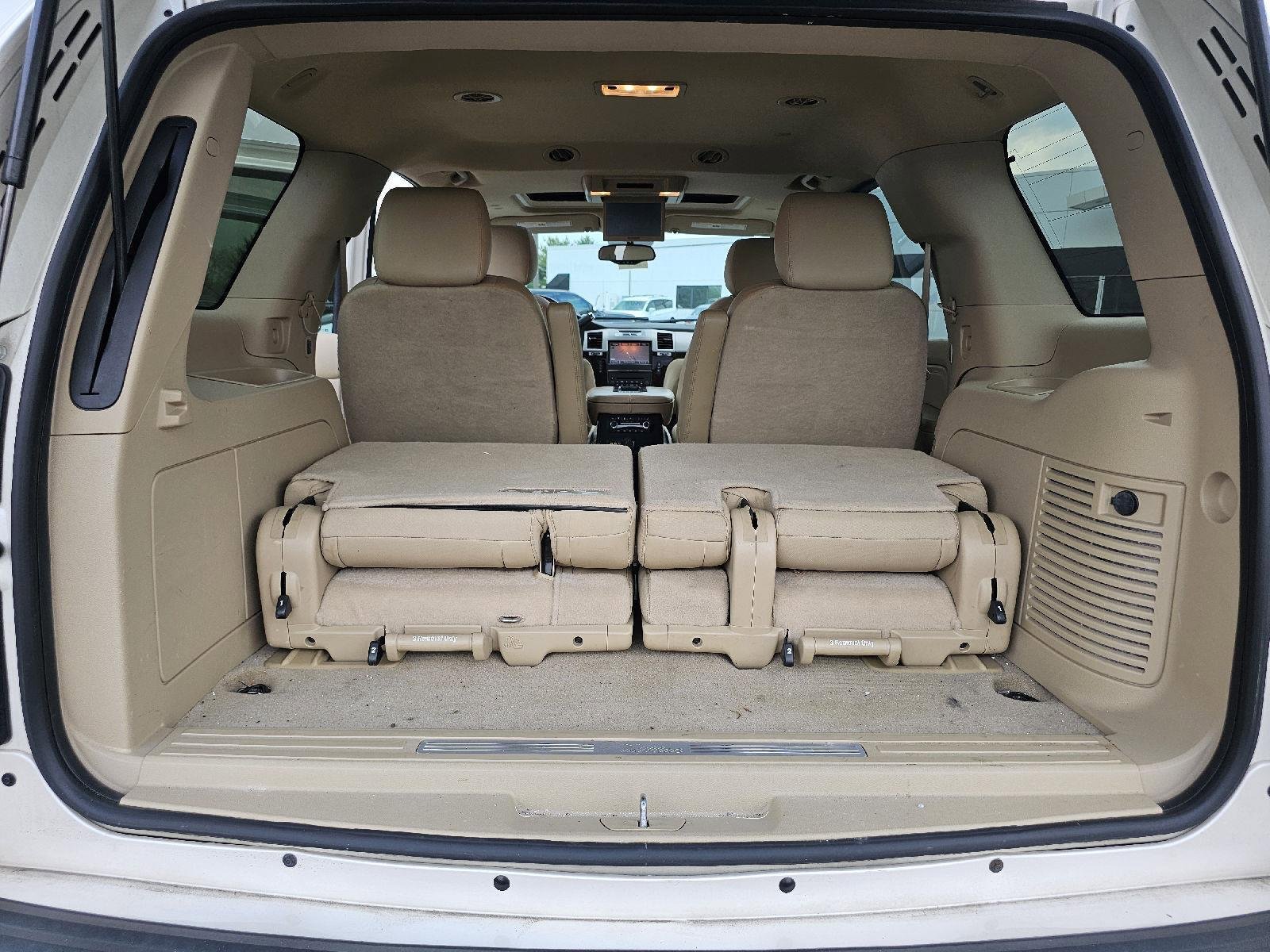 Used 2013 Cadillac Escalade Premium AWD/4WD image 30