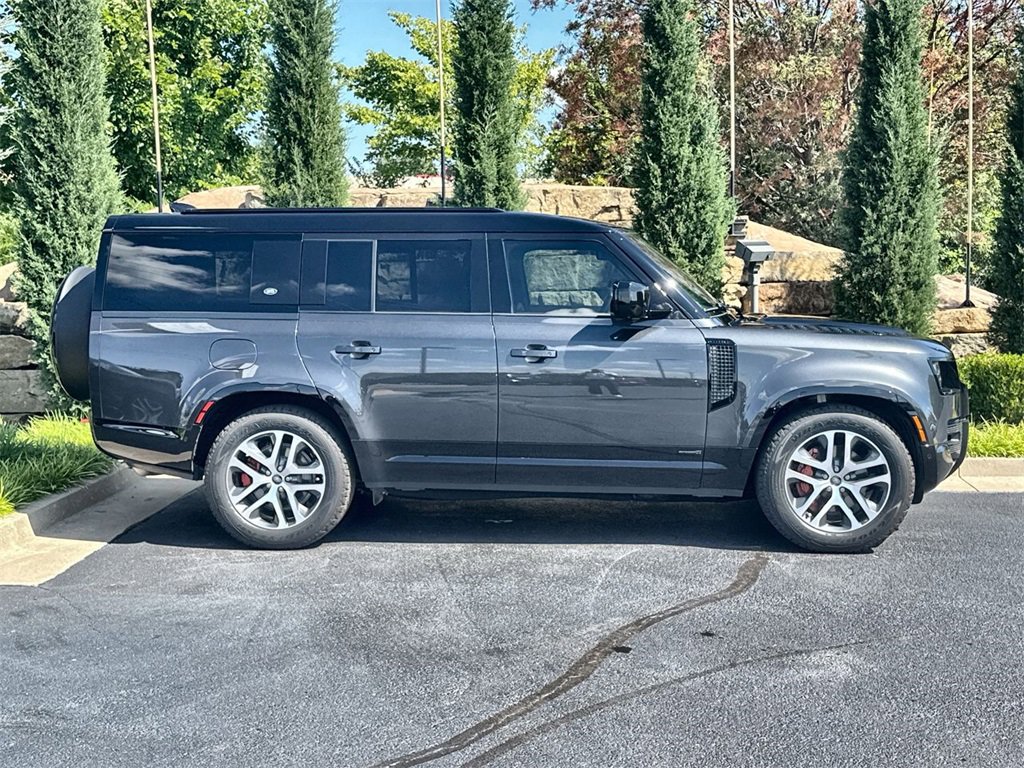 Used 2024 Land Rover Defender 130 X image 6