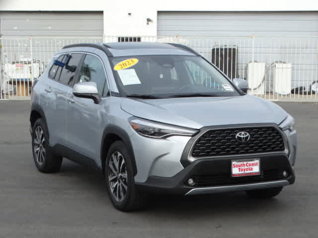 Certified 2023 Toyota Corolla Cross XLE image 2
