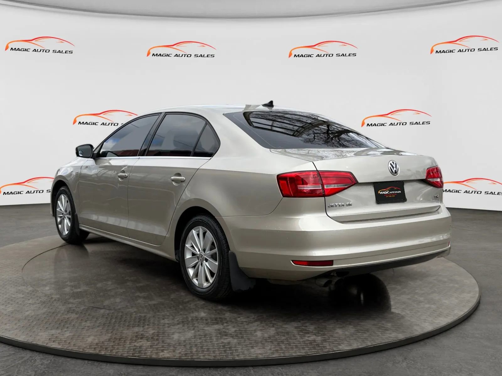 Used 2015 Volkswagen Jetta SE FWD image 6