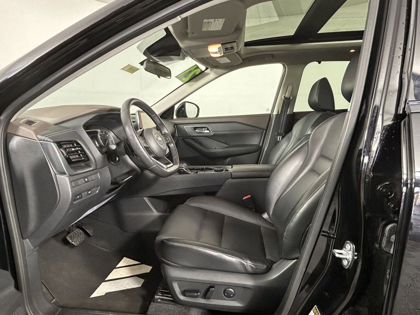 Certified 2021 Nissan Rogue SV w/ Premium Package image 18