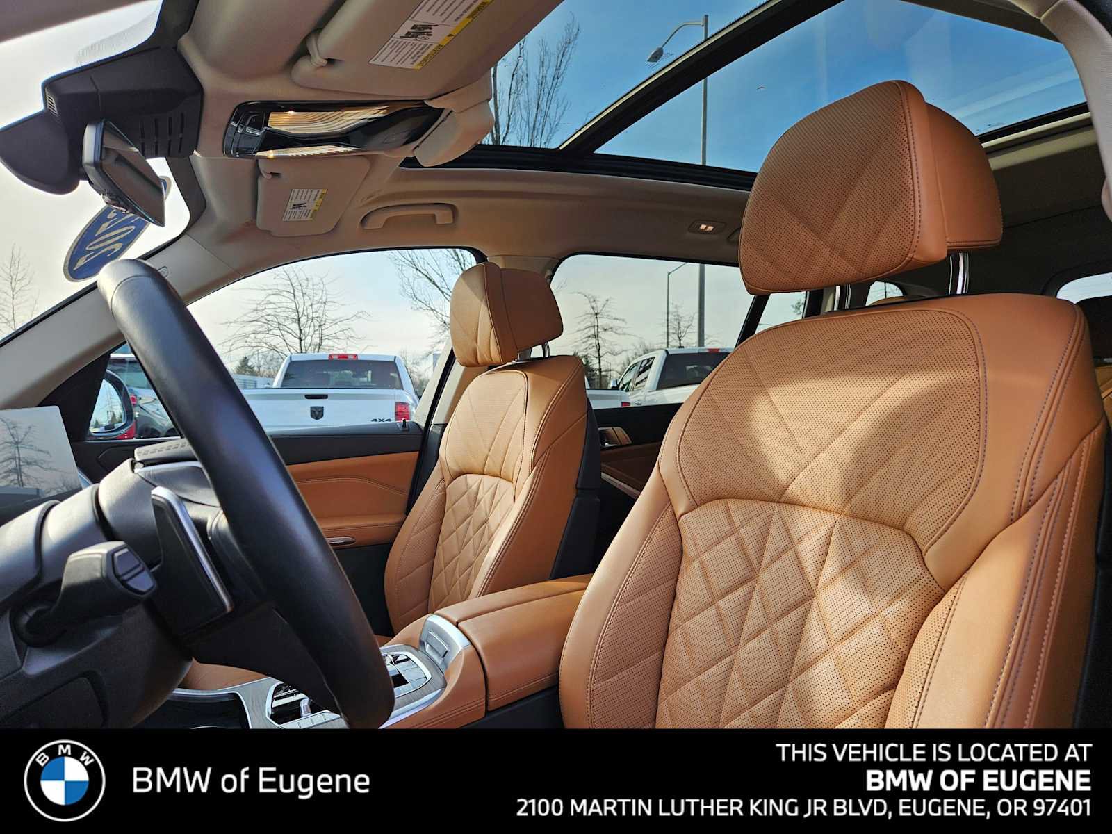 Used 2023 BMW X7 xDrive40i w/ Parking Assistance Package image 25