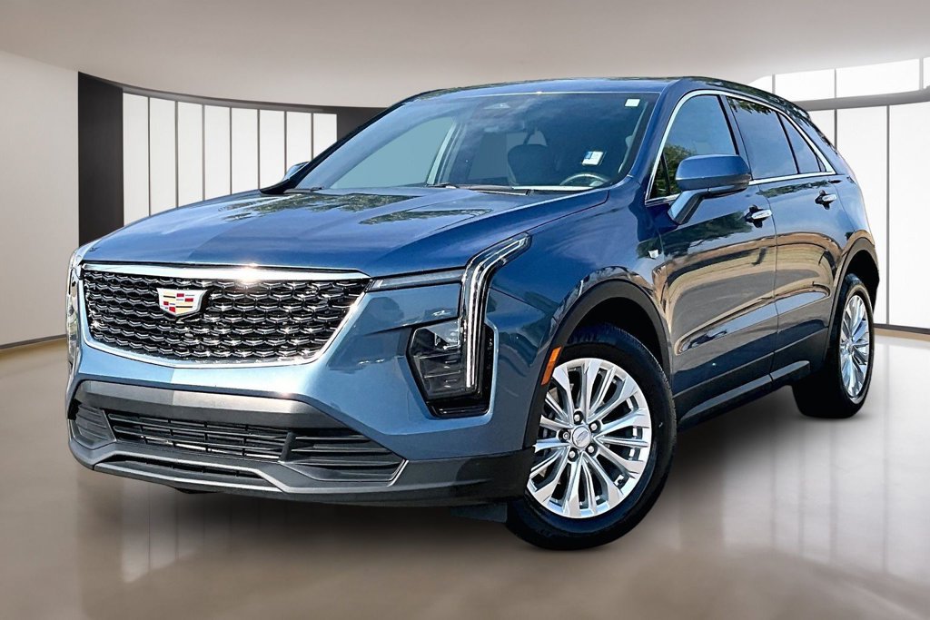 Certified 2024 Cadillac XT4 Luxury w/ Cold Weather Package