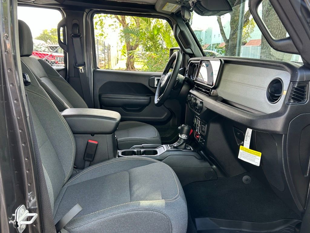 Certified 2025 Jeep Gladiator Willys image 30