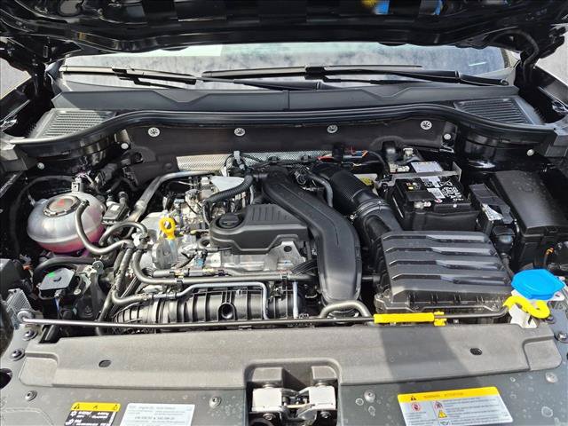 New 2027 Volkswagen Taos S FWD image 17