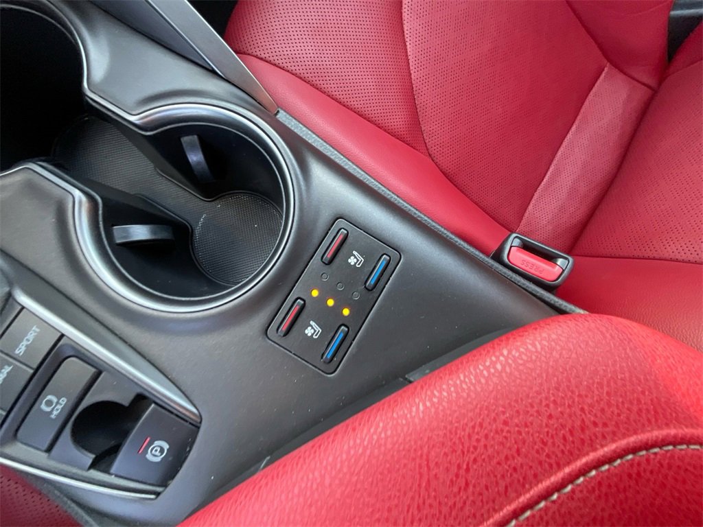 Used 2022 Toyota Camry XSE image 30
