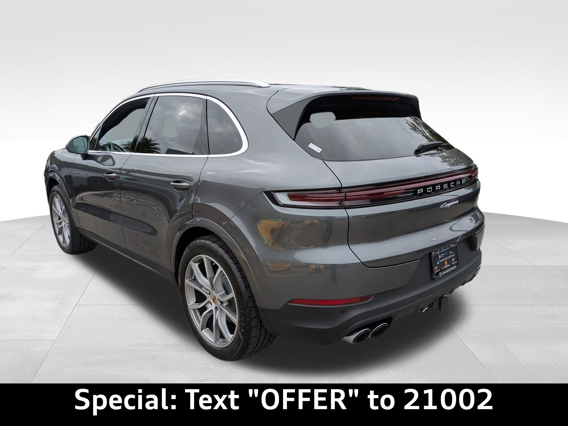 Used 2025 Porsche Cayenne image 6
