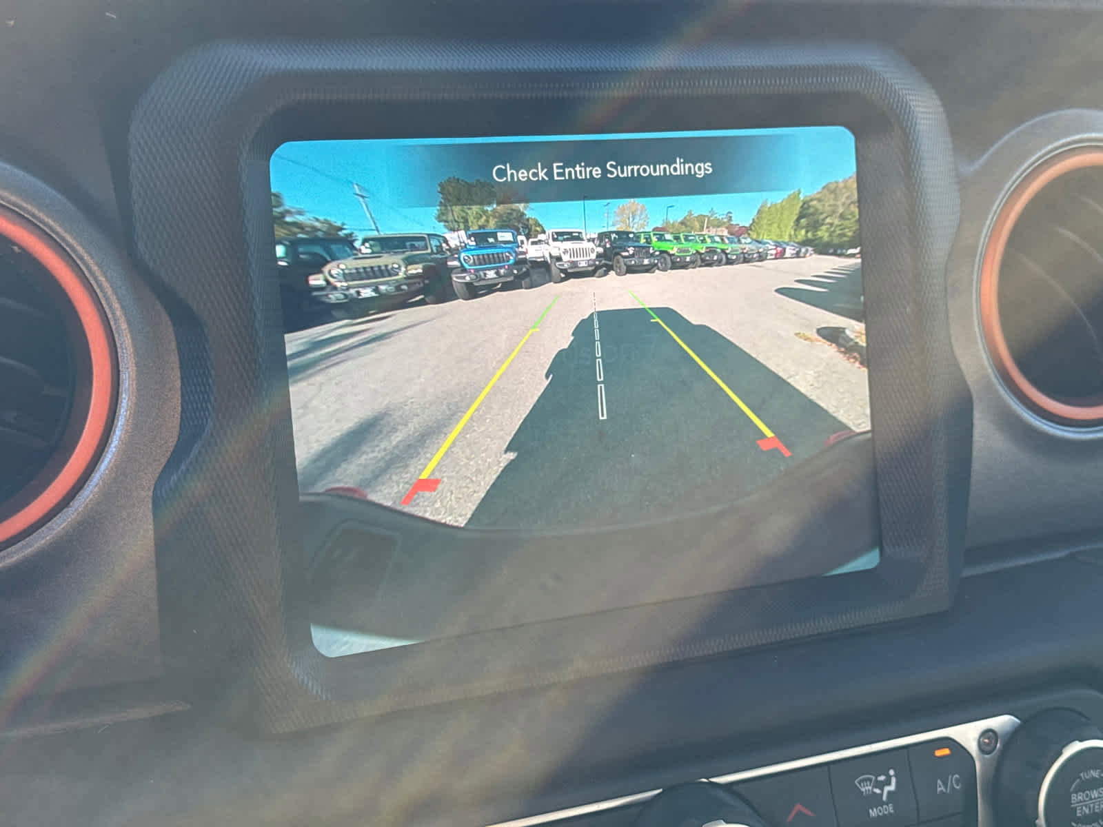 Used 2023 Jeep Gladiator Mojave w/ Cold Weather Group image 26