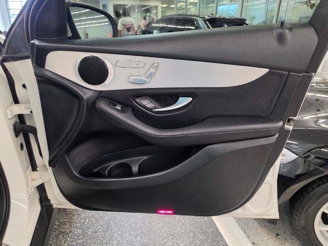 Used 2019 Mercedes-Benz GLC 300 4MATIC w/ Premium Package image 29