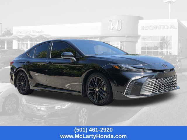 Used 2025 Toyota Camry SE FWD image 4