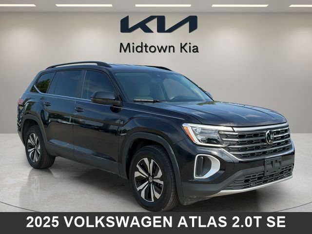 Used 2025 Volkswagen Atlas SE FWD image 1