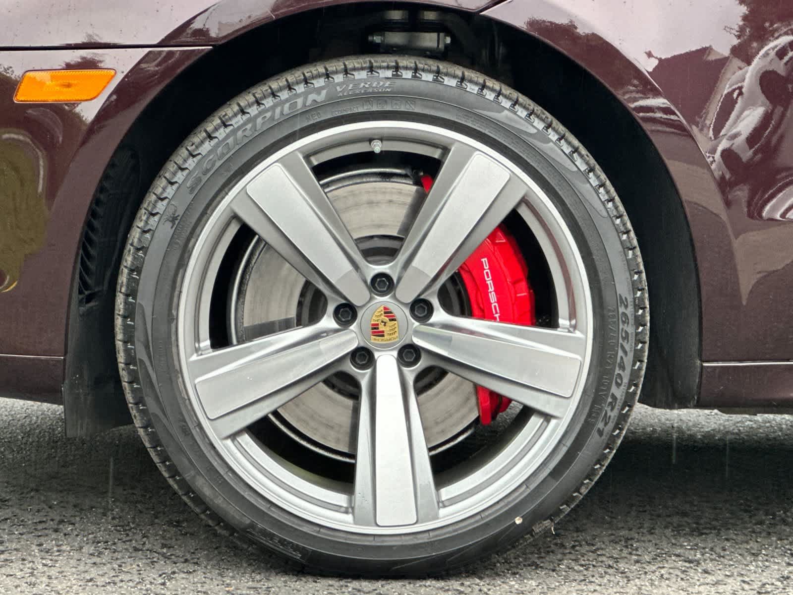 Certified 2025 Porsche Macan GTS AWD/4WD image 29