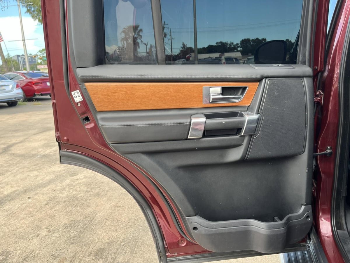 Used 2015 Land Rover LR4 HSE LUX AWD/4WD image 33