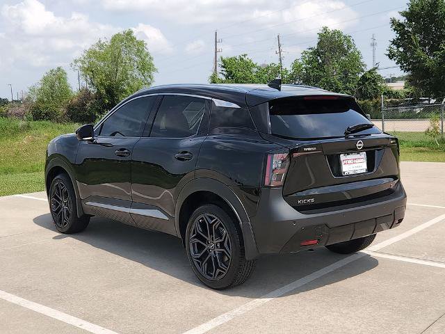 Certified 2025 Nissan Kicks SR FWD image 7