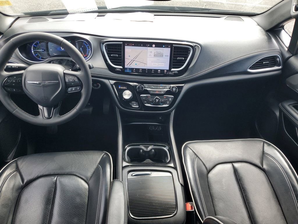 Used 2024 Chrysler Pacifica Premium image 28