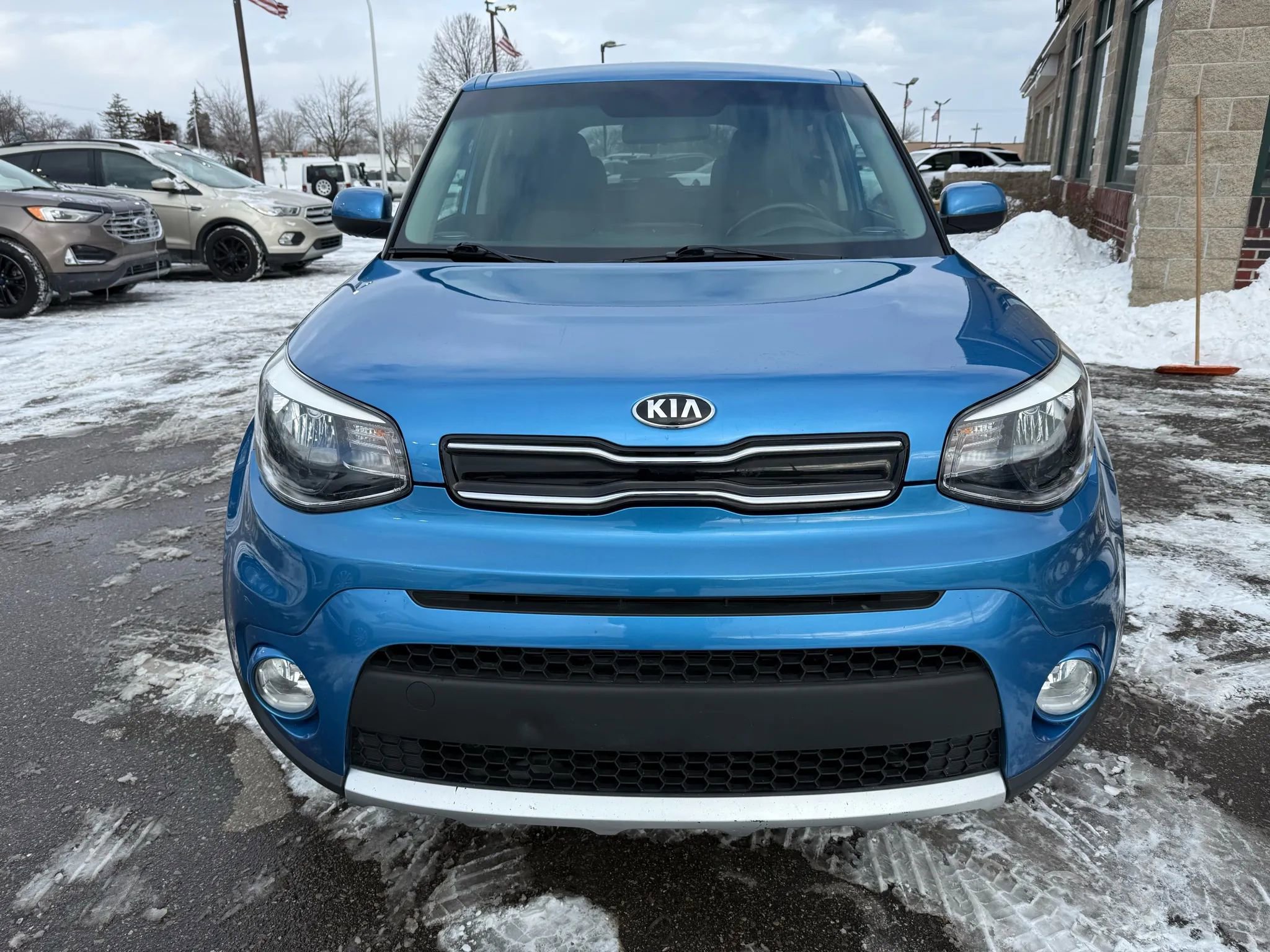Used 2018 Kia Soul + image 2