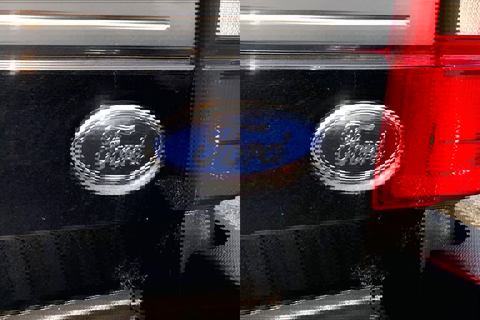 Certified 2020 Ford F450 Platinum w/ FX4 Off-Road Package AWD/4WD image 10