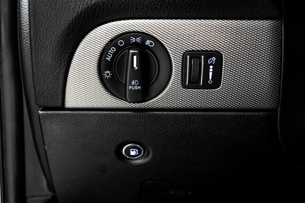 Used 2020 Dodge Durango R/T w/ Blacktop Package image 38