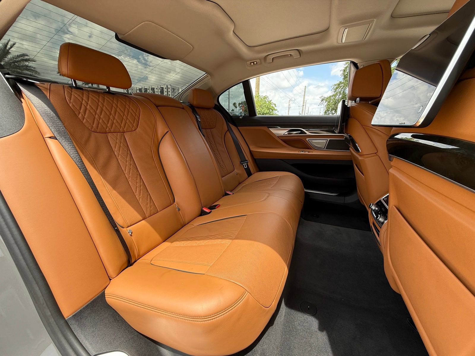 Used 2022 BMW 740i xDrive w/ Premium Package AWD/4WD image 35