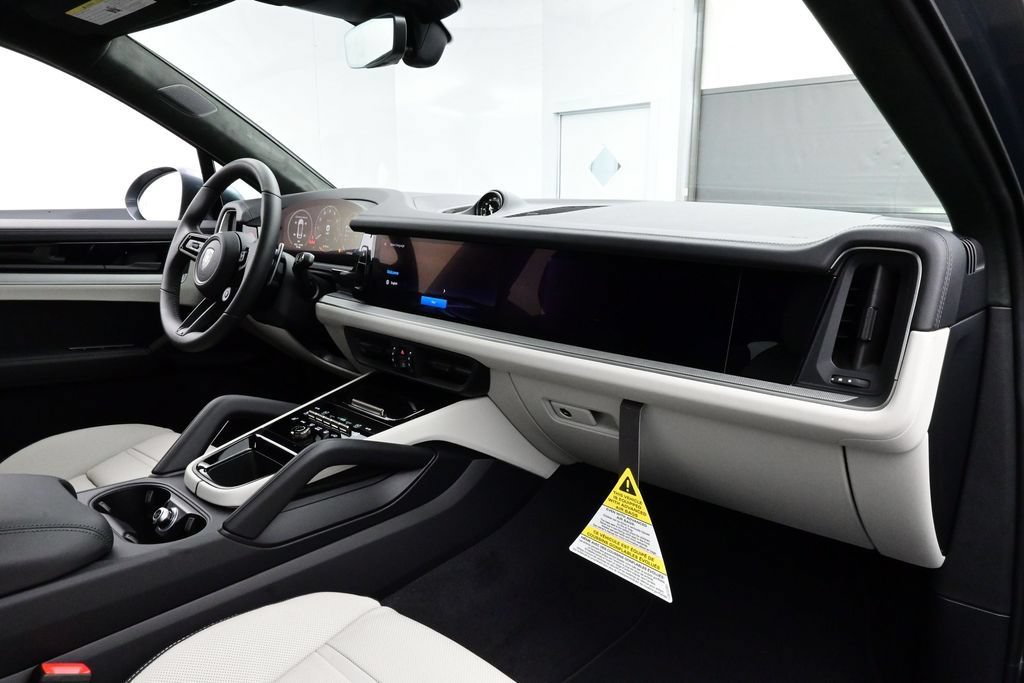 New 2026 Porsche Cayenne Turbo AWD/4WD image 19