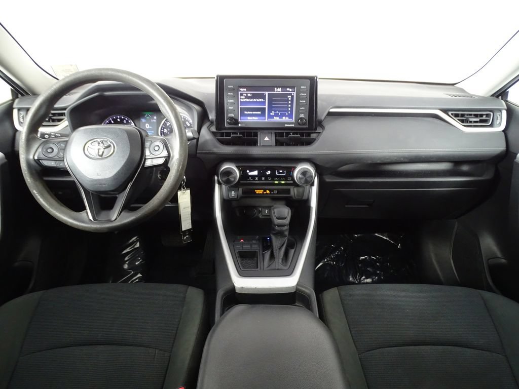 Used 2021 Toyota RAV4 LE FWD image 27