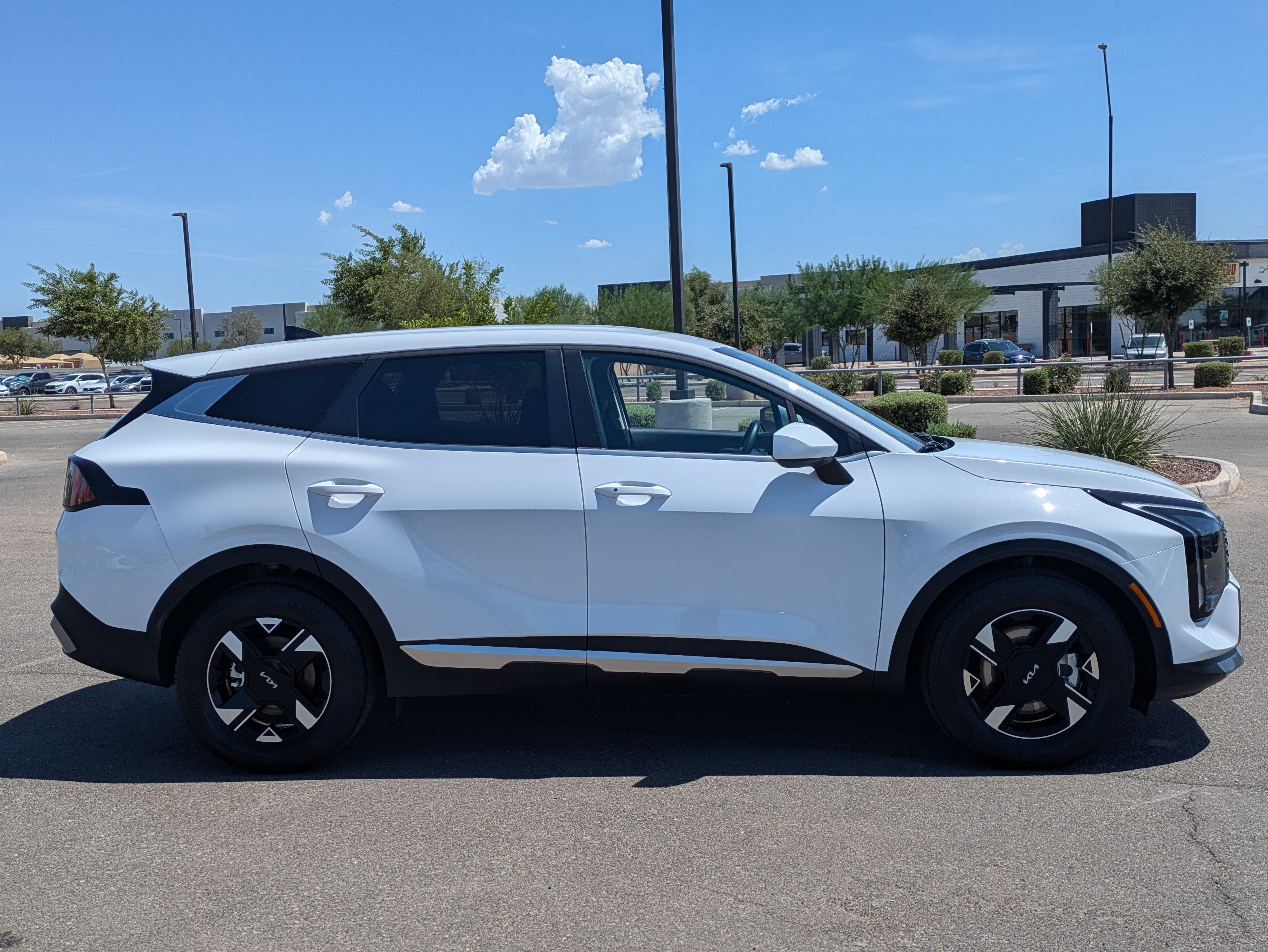 Certified 2026 Kia Sportage LX FWD image 6