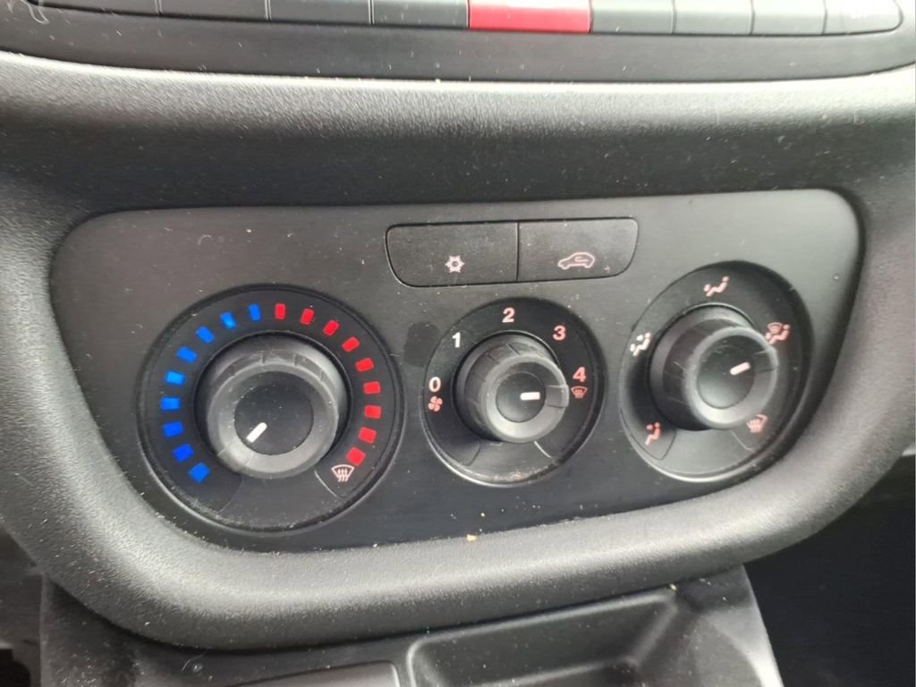 Used 2022 RAM ProMaster City Tradesman FWD image 9