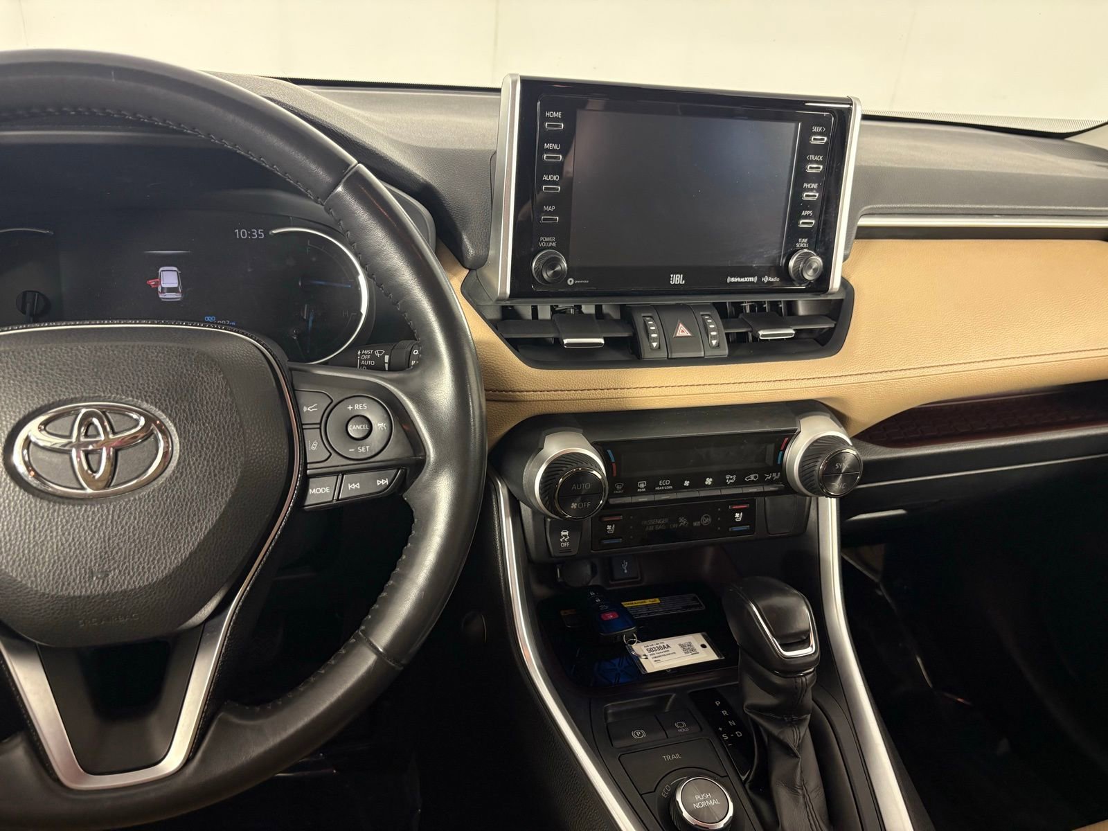 Used 2020 Toyota RAV4 Limited image 18
