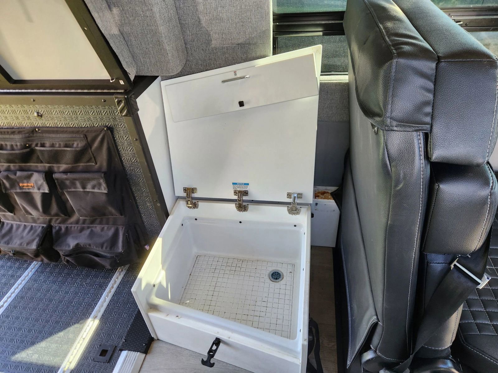 Used 2023 Mercedes-Benz Sprinter 2500 image 93