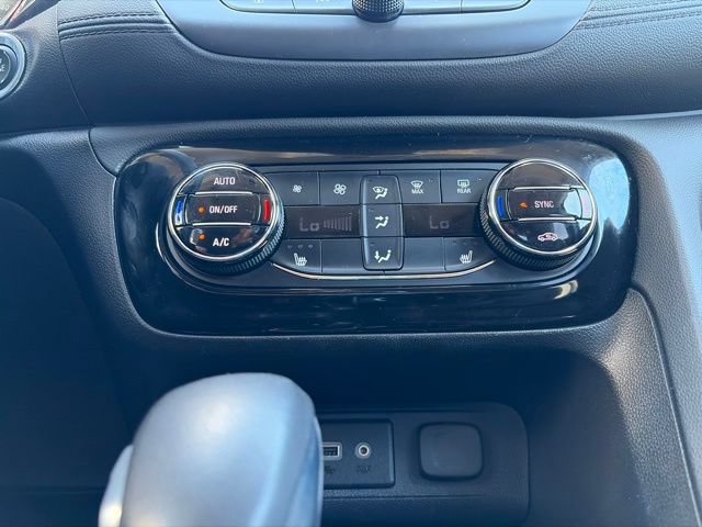 Used 2023 Buick Encore GX Essence w/ Experience Buick Package AWD/4WD image 28