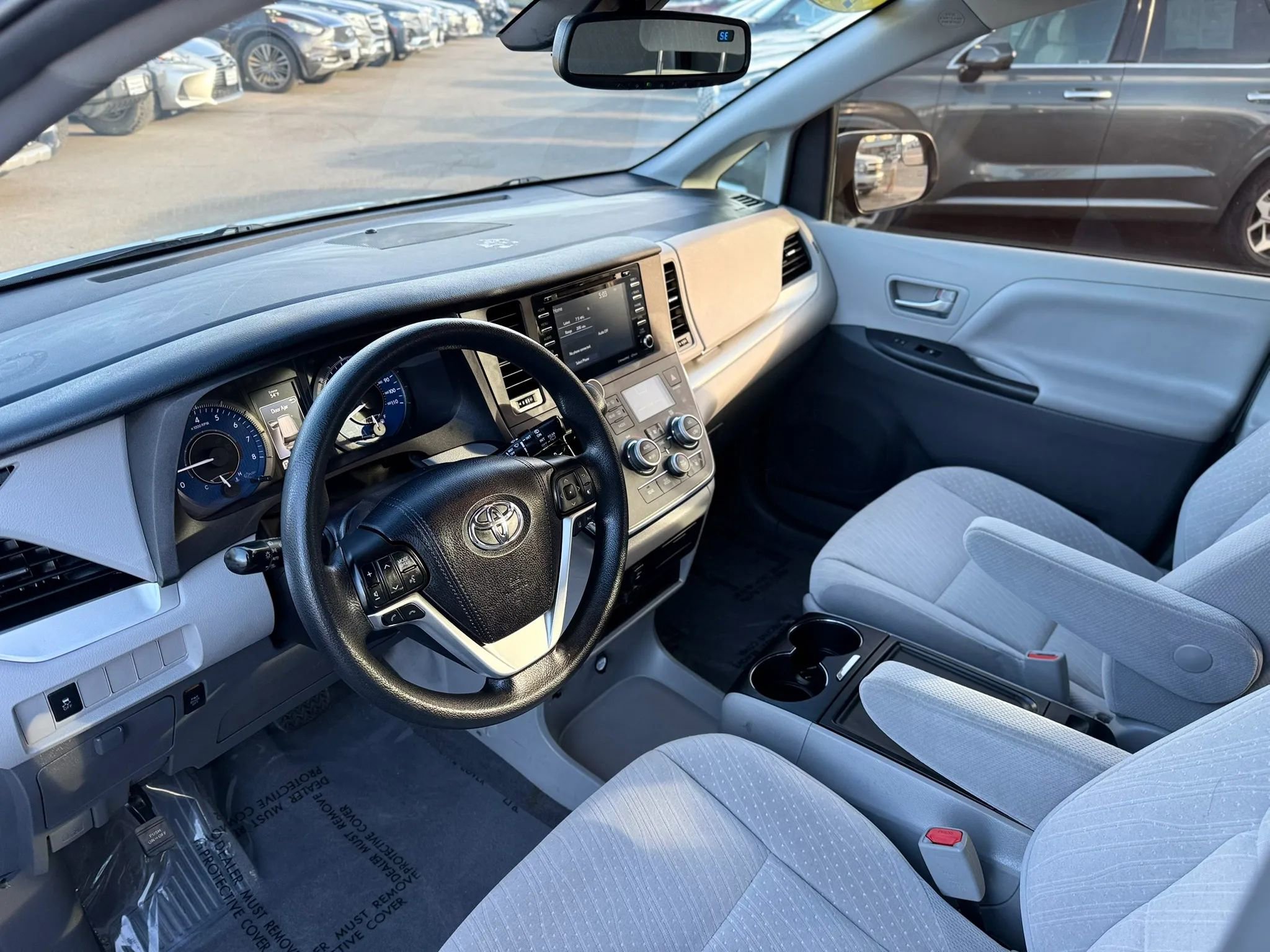 Used 2018 Toyota Sienna LE FWD image 11