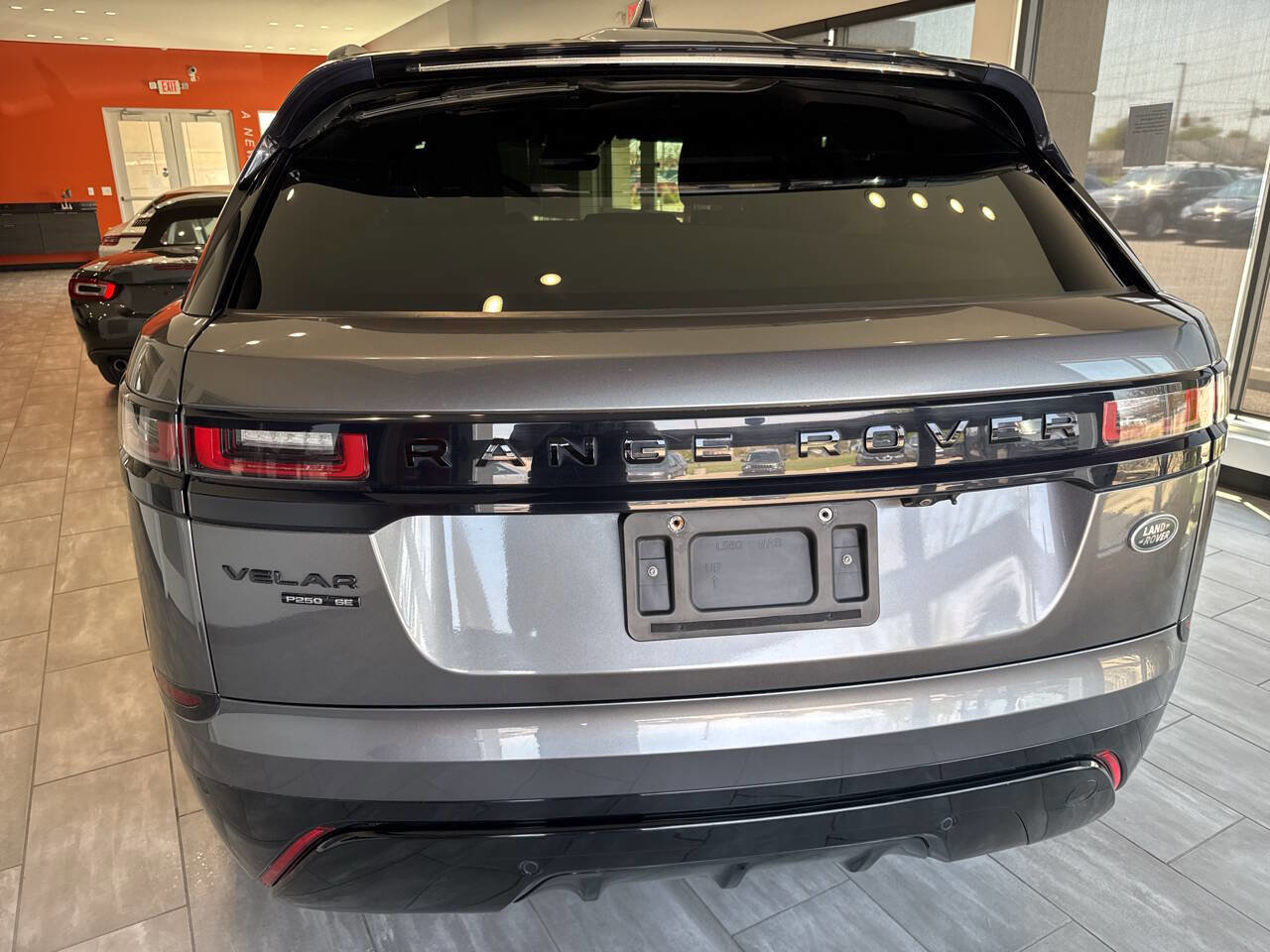 Used 2019 Land Rover Range Rover Velar R-Dynamic SE image 14